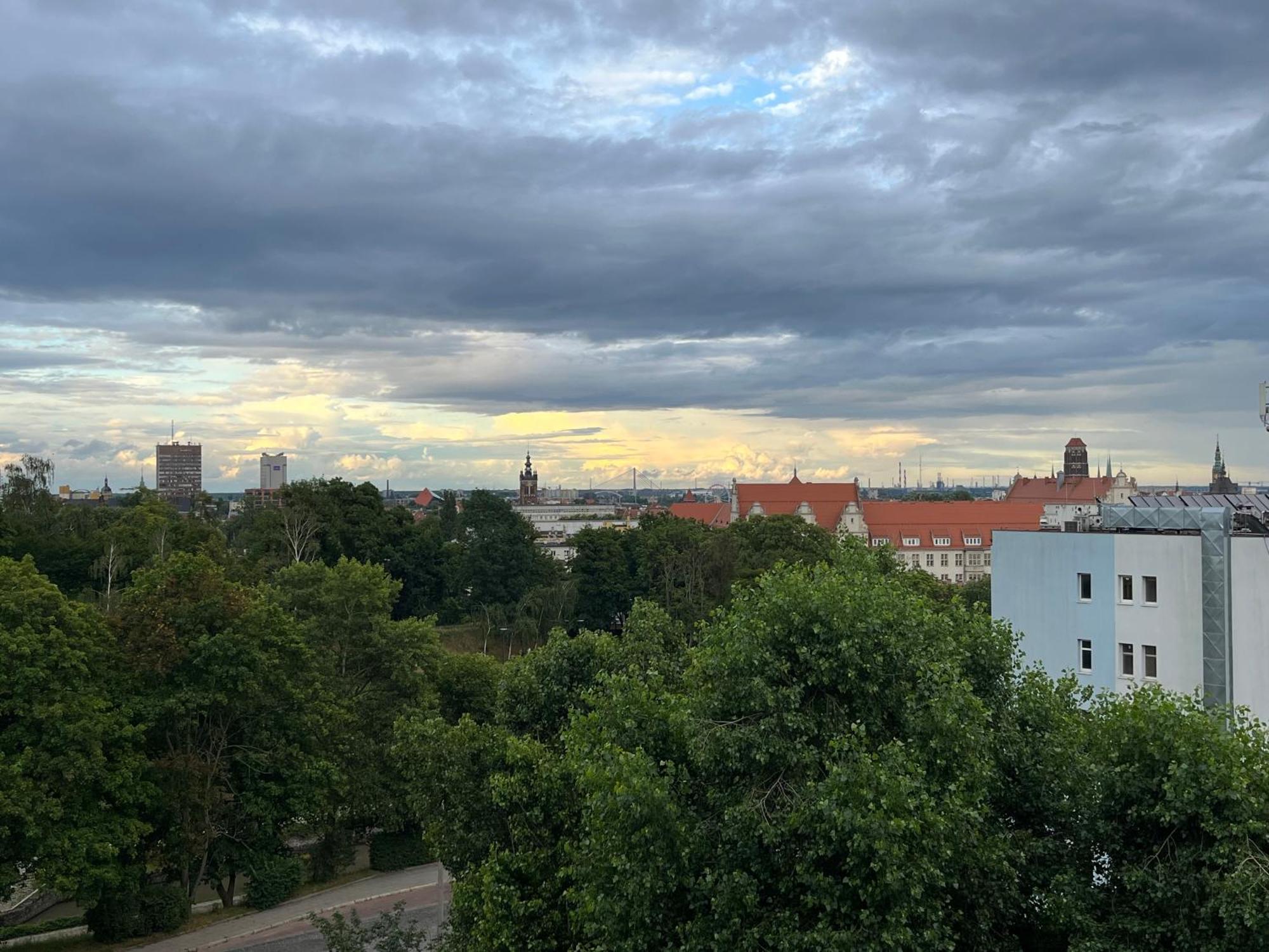 Kawalerka Blisko Srodmiescia Apartment Gdansk Luaran gambar
